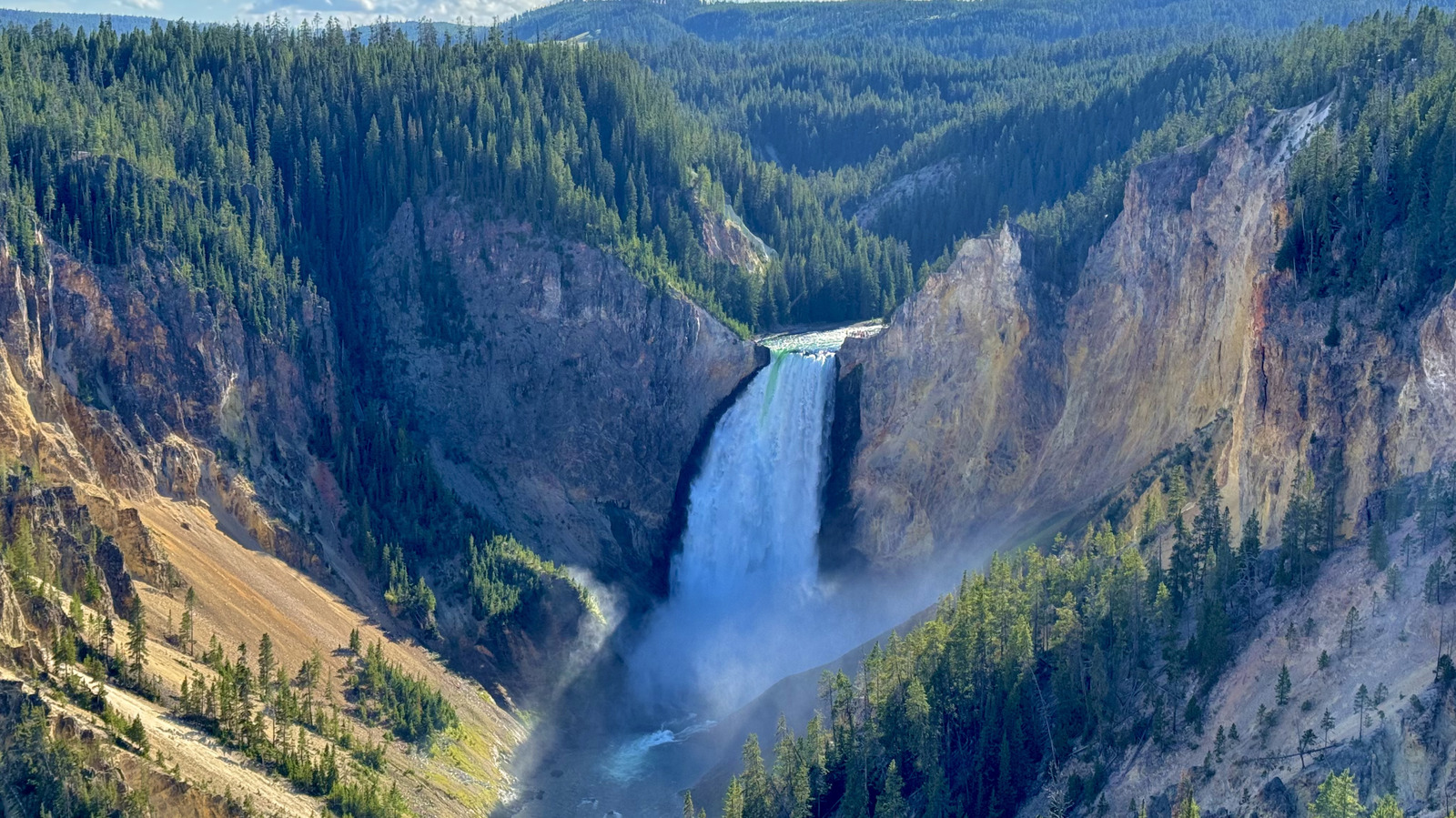 Το «Grand Canyon Of The Yellowstone» είναι κάτι που πρέπει να δείτε όταν επισκέπτεστε το Εθνικό Πάρκο